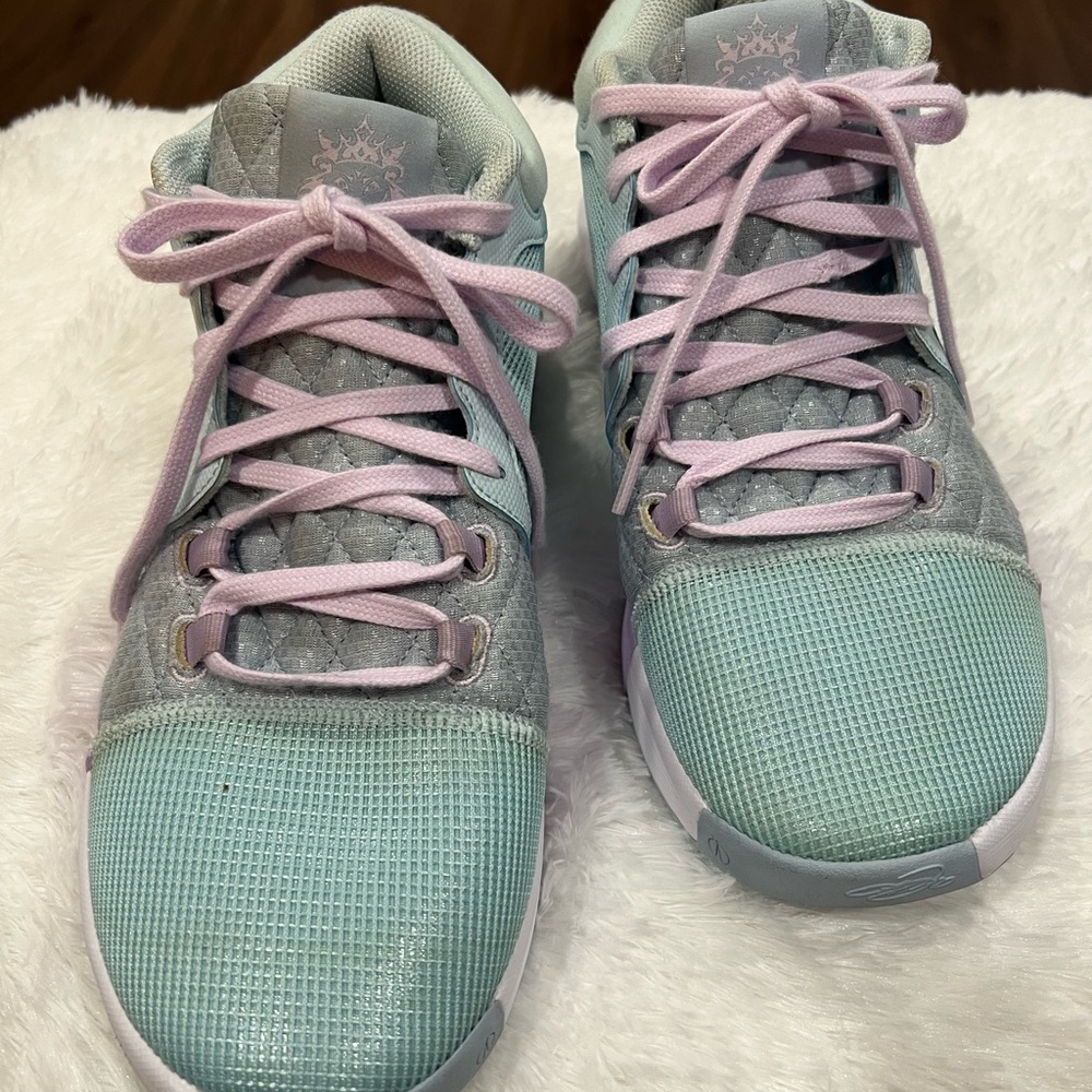 Nike Women's Sneakers in Mint and Pink